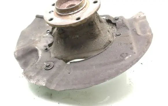 BMW 5 E60 E61 Front wheel hub spindle knuckle 6760954