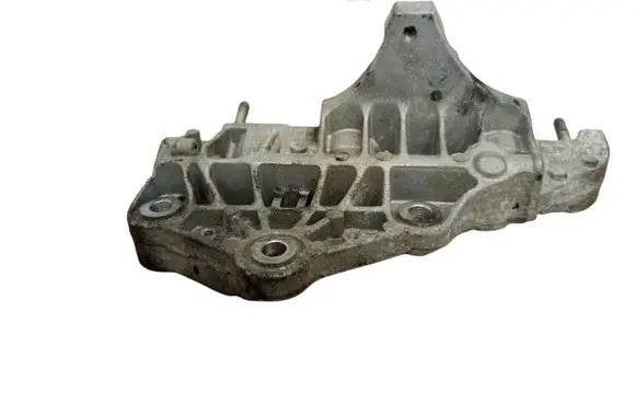 Jeep Grand Cherokee EGR valve cooler bracket 90513247G