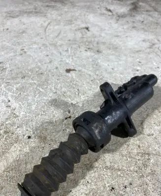 Clutch slave cylinder