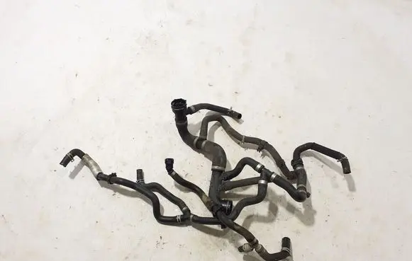 Volvo XC60 Engine coolant pipe/hose 32249657