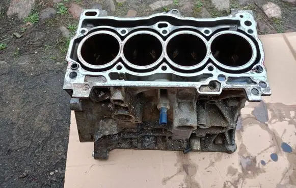 Volkswagen Golf VII Engine block 04E103023AK