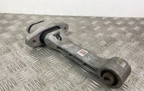 Hyundai Santa Fe Engine mount bracket