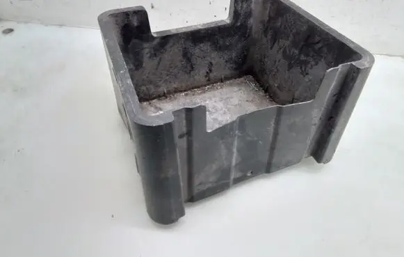 Honda CR-V Battery box tray 