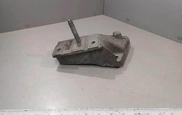 Volkswagen Sharan Engine mounting bracket 7M3399135A