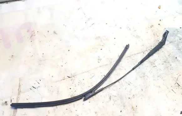 Opel Zafira B Front wiper blade arm