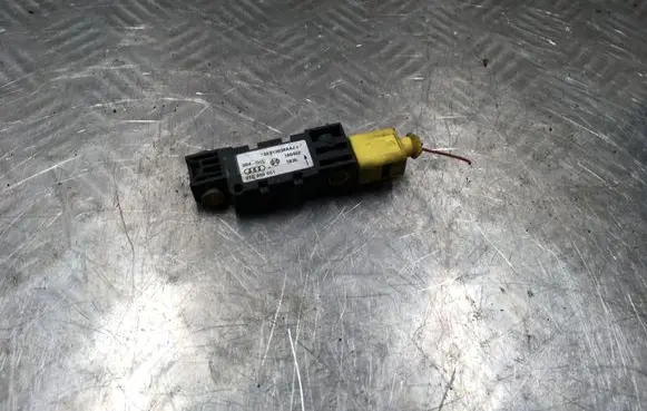 Audi A4 S4 B7 8E 8H Airbag deployment crash/impact sensor 8E0959651 1604021835 02313103XAAJ