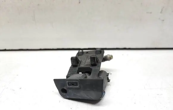 BMW X5 E70 Windshield washer spray nozzle 