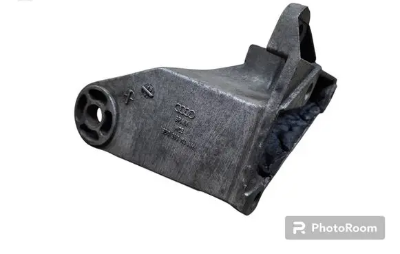 Audi A6 S6 C5 4B Gearbox mounting bracket 8D0399113AH