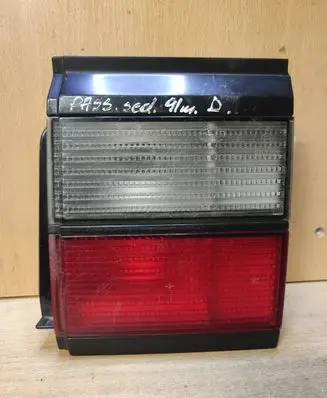 Volkswagen PASSAT B3 Tailgate rear/tail lights 357955108