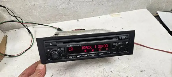 Audi A3 S3 A3 Sportback 8P Radio/CD/DVD/GPS head unit 8P0035186C 8P0035186 CONCERT