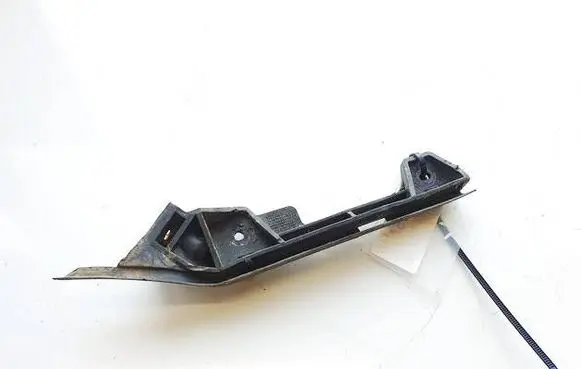 Front bumper mounting bracket