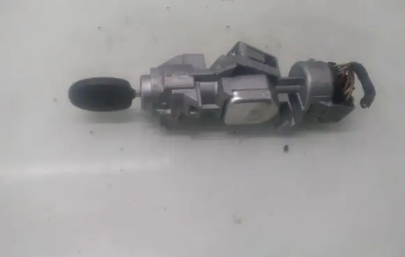Ford Galaxy Ignition lock 3M513F880