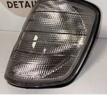 Mercedes-Benz E W124 Front indicator light 183290B