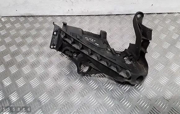 Audi A5 8T 8F Headlight/headlamp mounting bracket 8t0805608