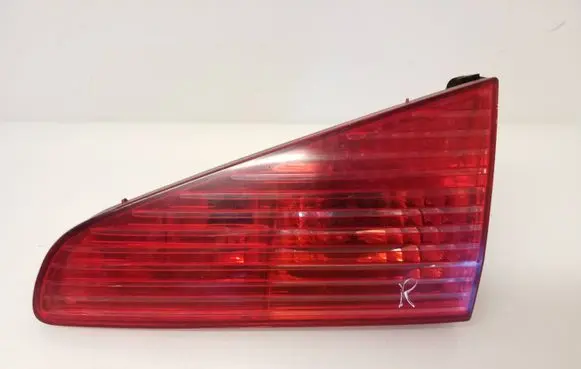 Peugeot 607 Tailgate rear/tail lights