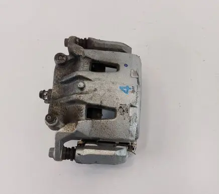 Nissan Leaf II (ZE1) Front brake caliper