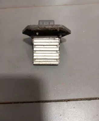 KIA Sorento Heater blower motor/fan resistor W32E30
