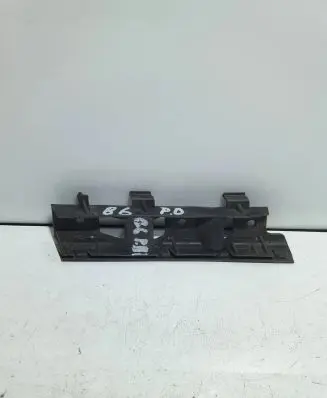 Volkswagen PASSAT B6 Front bumper mounting bracket 3C0807184