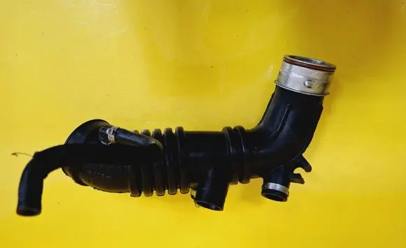 Audi A3 S3 8L Intercooler hose/pipe 06A133356H
