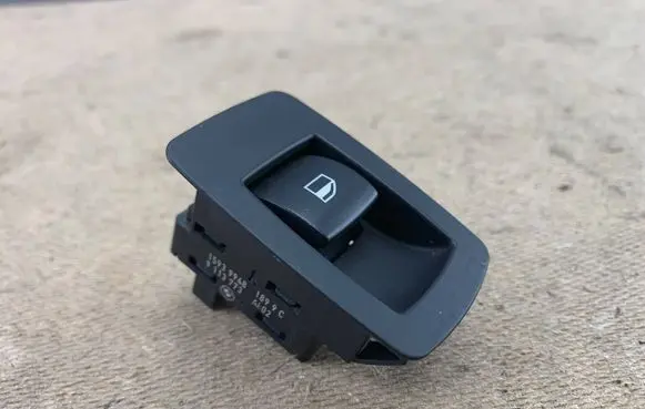 BMW X3 E83 Electric window control switch 9113773 61319113773 61313404051