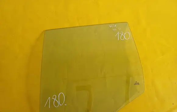 Volkswagen Golf IV Rear door window glass