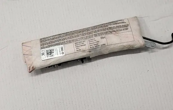 Volkswagen Tiguan Seat airbag 5N0880242G