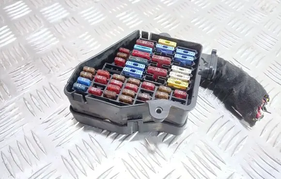 Skoda Octavia Mk1 (1U) Fuse module