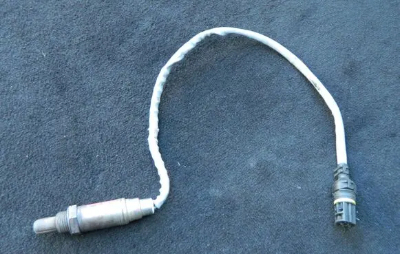 BMW 5 E60 E61 Lambda probe sensor 7518495