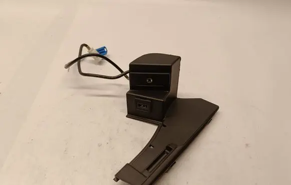 Mercedes-Benz C W204 AUX in-socket connector A2078210411 A17282008