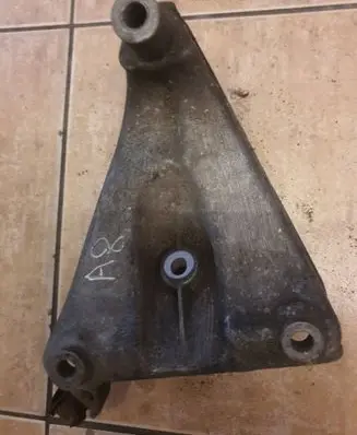 Audi A8 S8 D2 4D Engine mounting bracket 4D0199308AC