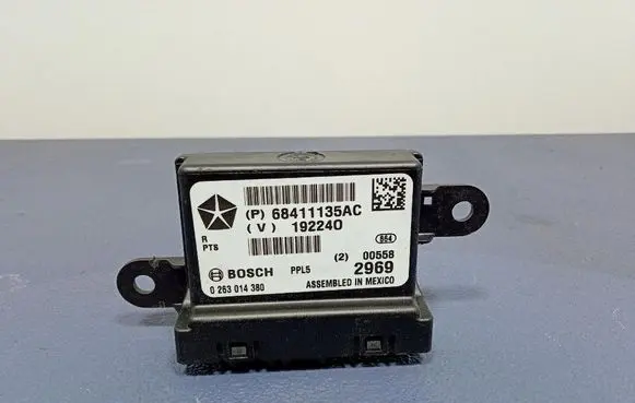 Jeep Grand Cherokee Parking PDC control unit/module 68411135AC