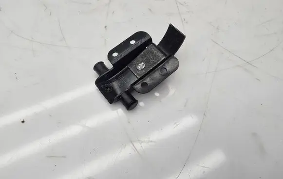 Mercedes-Benz Sprinter W906 Rear door check strap stopper 009ES92