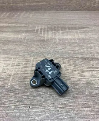 Audi A3 S3 8P Airbag deployment crash/impact sensor 8P0955557