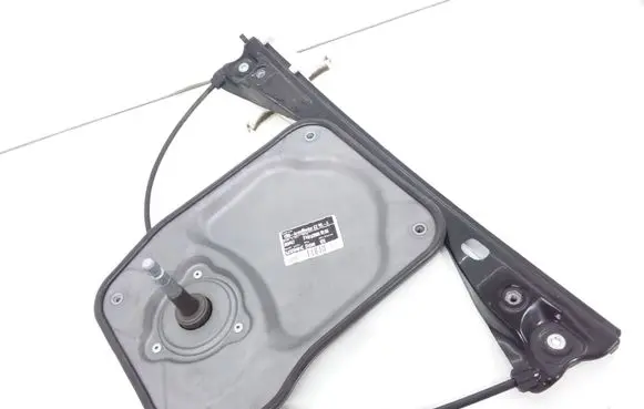 Rear door manual window regulator
