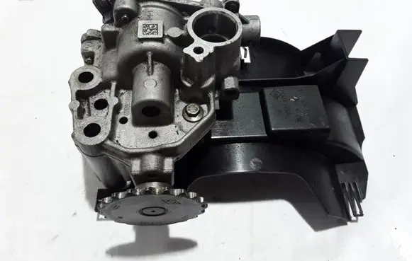 Renault Master III Oil pump 8200916824