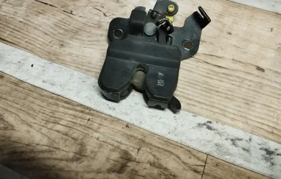 Hyundai Elantra Tailgate/trunk/boot lock/catch/latch