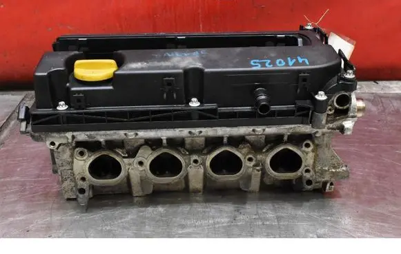 Opel Zafira B Engine head X0526566
