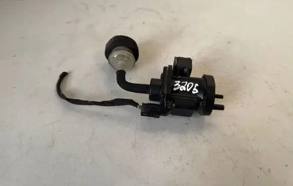 Mercedes-Benz E W210 Turbo solenoid valve A0005450527
