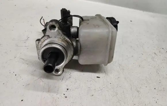 KIA Sorento Master brake cylinder
