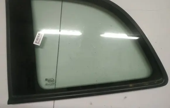 Opel Zafira A Rear side window as2