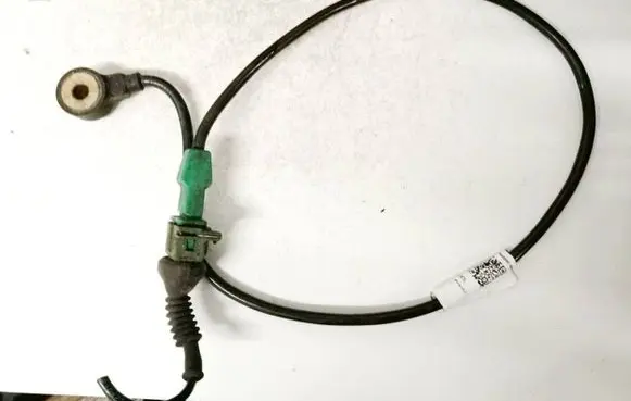 Volkswagen PASSAT B5 Detonation knock sensor 054905377h 5WM1511