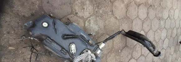Peugeot 208 I Fuel tank 9649504880