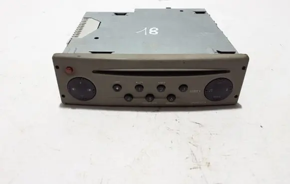 Renault Twingo II Radio/CD/DVD/GPS head unit 8200446233