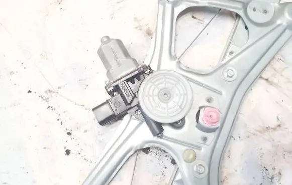 Honda Civic Front door window regulator motor 710220
