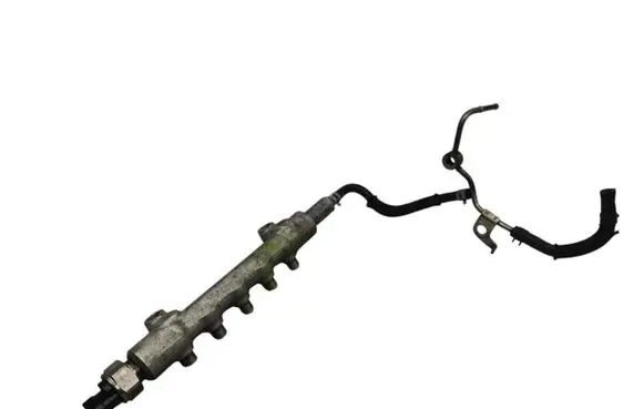 Toyota Avensis T220 Fuel injector supply line/pipe 