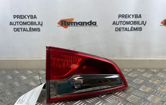 Tailgate rear/tail lights