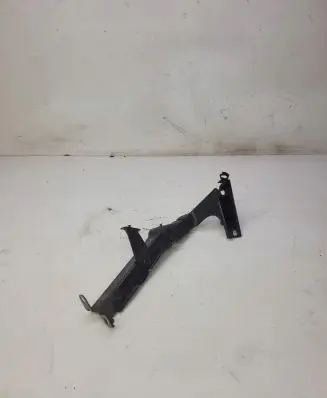 Audi A4 S4 B8 8K Fender mounting bracket 8K0821135B