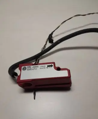 Volkswagen Golf IV Airbag deployment crash/impact sensor 1J0909606D 5WK40208
