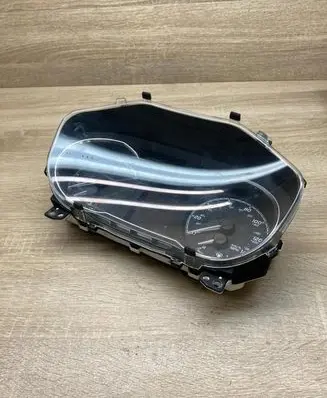 Toyota Yaris Speedometer (instrument cluster) 838000UM90 MB1574100060