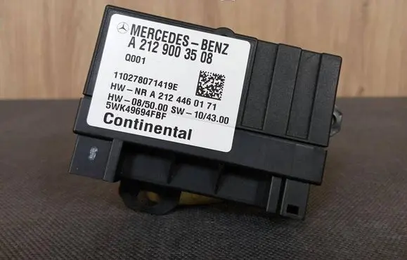 Mercedes-Benz E C207 W207 Fuel pump relay 2129003508 A2129003508